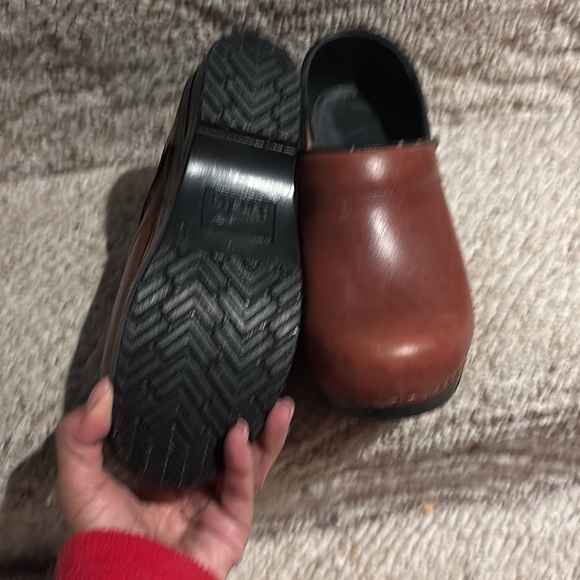 Dansko clogs. Pre-worn but good condition. Toffee brown. Size 38. - Picture 4 of 4